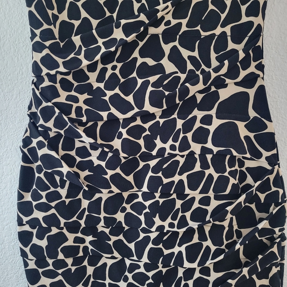 Enfocus Studio Black and Cream Sleeveless Bodycon Ruched Dress Size 4 EUC - Picture 3 of 8